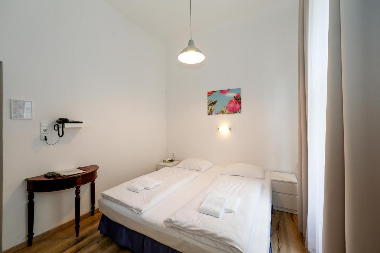 Timeout Hotel, 5 Min To Center, Self Check In 2* Wien